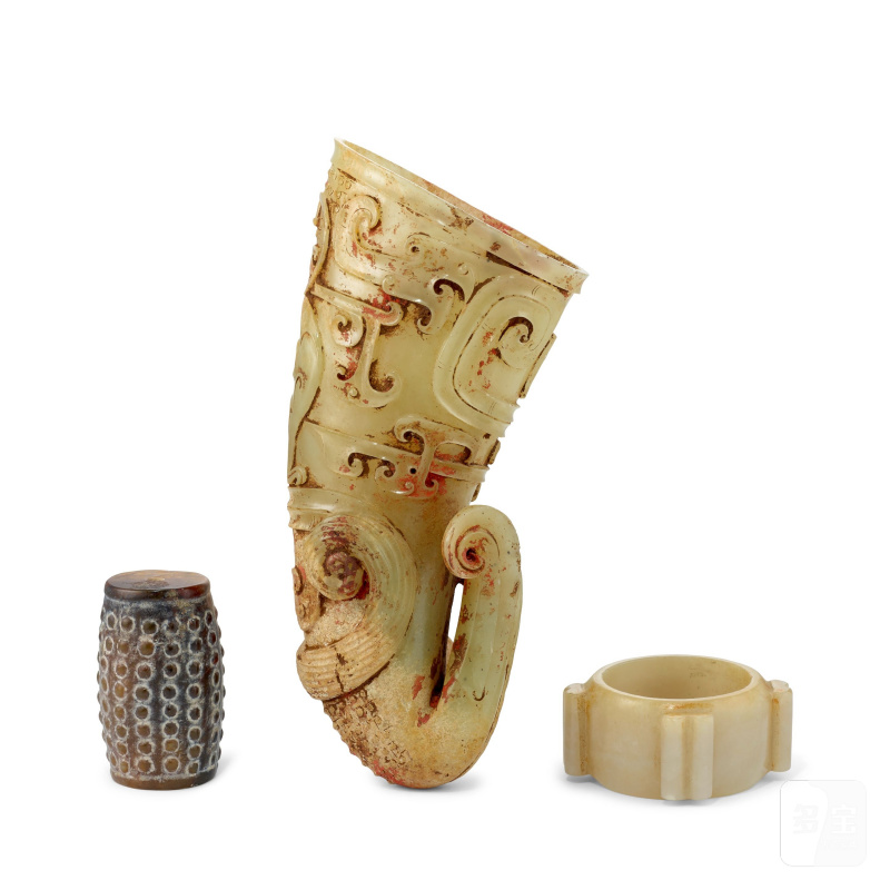 二十世紀 仿古玉雕三件 | THREE ARCHAIC-STYLE JADE CARVINGS - 图1